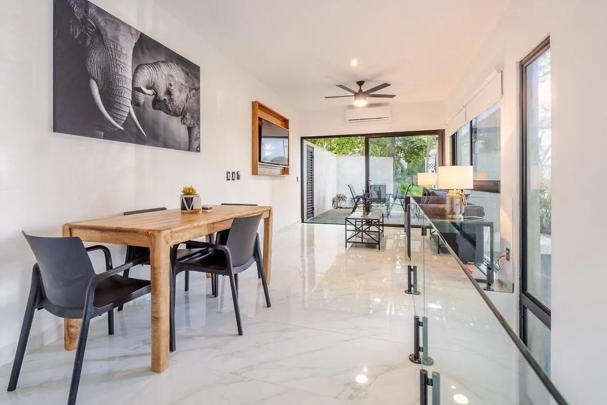Apartment In Duplex One Block From Playacar Beach 신데 델 카르멘