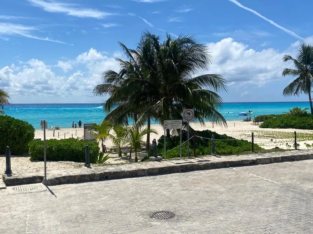 Apartment In Duplex One Block From Playacar Beach Playa del Carmen